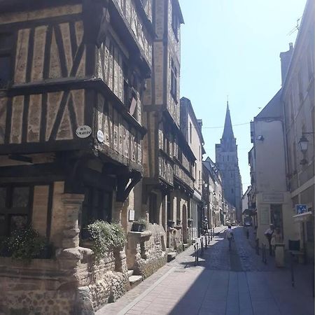 Au Coeur Du Vieux Bayeux, Logement De Charmeアパートメント エクステリア 写真